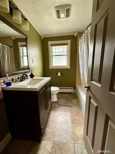 Bath - 46 Tedesco Dr, Waterbury, CT 06708 photo 2 of 2