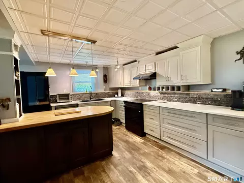 Kitchen - 46 Tedesco Dr, Waterbury, CT 06708 photo 1 of 5