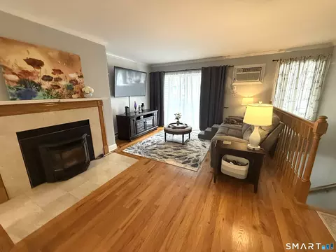 1 Beaver Brook Rd #50, Danbury, CT 06810