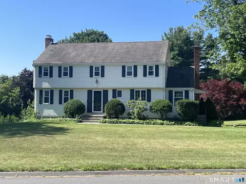28 Crestwood Rd, Simsbury, CT 06070