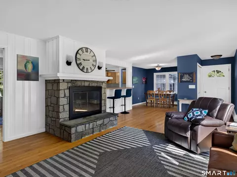 Living - 252 Cow Hill Rd # -A, Clinton, CT 06413 photo 3 of 4