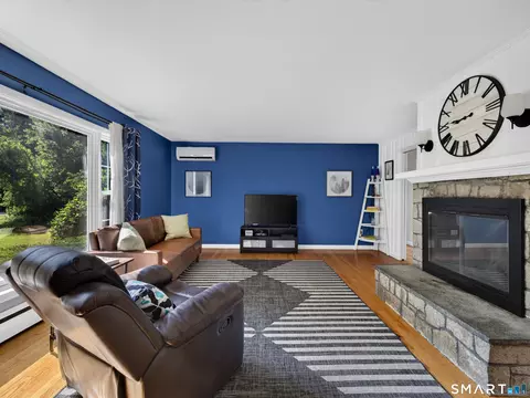 Living - 252 Cow Hill Rd # -A, Clinton, CT 06413 photo 2 of 4