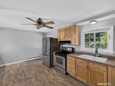 Kitchen - 252 Cow Hill Rd # -A, Clinton, CT 06413 photo 2 of 5