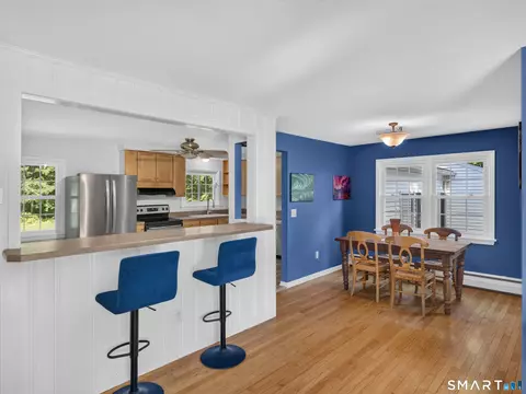 Dining - 252 Cow Hill Rd # -A, Clinton, CT 06413 photo 1 of 3