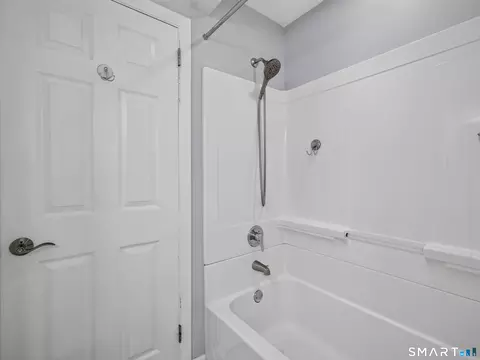 Bath - 252 Cow Hill Rd # -A, Clinton, CT 06413 photo 2 of 3