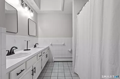 Bath - 34 Vezina Dr, Killingly, CT 06239 photo 3 of 3