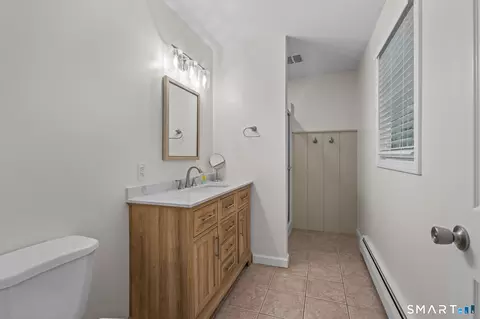 Bath - 34 Vezina Dr, Killingly, CT 06239 photo 1 of 3