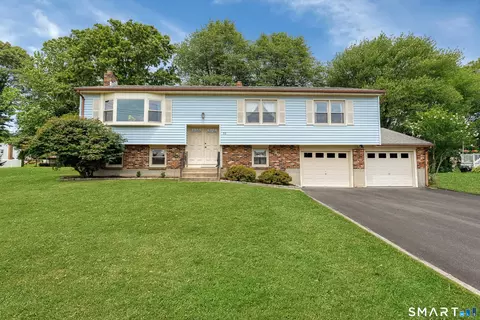 11 Apple Tree Ter, West Haven, CT 06516