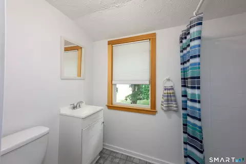 Bath - 93 Pool Rd, North Haven, CT 06473 photo 4 of 4