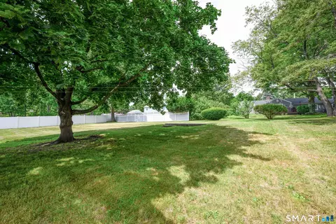 Exterior - 93 Pool Rd, North Haven, CT 06473 photo 8 of 8