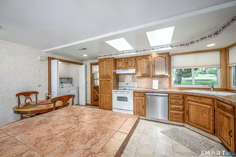 Kitchen - 93 Pool Rd, North Haven, CT 06473 photo 2 of 4