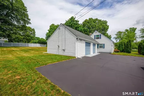 Exterior - 93 Pool Rd, North Haven, CT 06473 photo 4 of 8