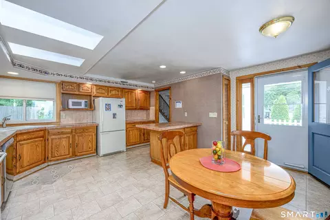 Kitchen - 93 Pool Rd, North Haven, CT 06473 photo 4 of 4