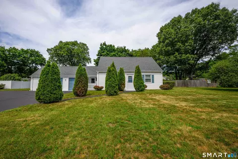 Exterior - 93 Pool Rd, North Haven, CT 06473 photo 2 of 8