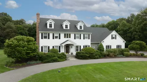 21 Merlins Ln, Newtown, CT 06470