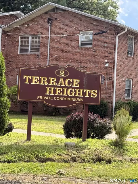 5 Treat St #2D, West Haven, CT 06516