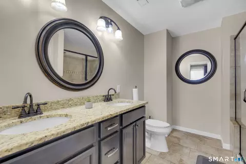 Bath - 104 Benjamin Ct #104, Windsor, CT 06095 photo 3 of 4