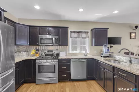 Kitchen - 104 Benjamin Ct #104, Windsor, CT 06095 photo 3 of 4