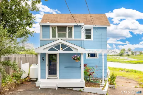 5 Seneca Trl, East Haven, CT 06512