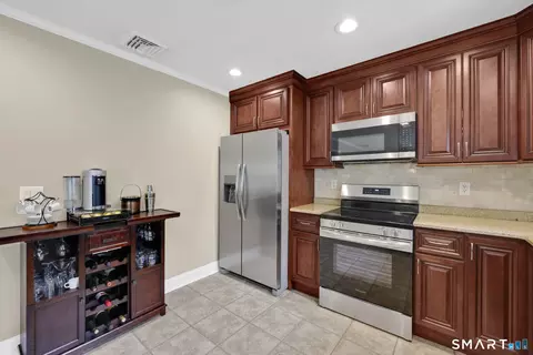 Kitchen - 46 Doris Dr, Monroe, CT 06468 photo 3 of 5