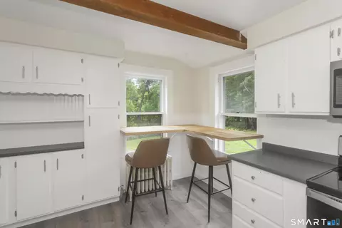 Kitchen - 320 Mapleton Ave, Suffield, CT 06078 photo 2 of 3