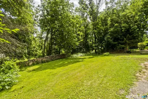 Exterior - 320 Mapleton Ave, Suffield, CT 06078 photo 7 of 9