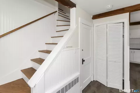 Entry Way - 320 Mapleton Ave, Suffield, CT 06078 photo 4 of 5