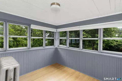 Exterior - 320 Mapleton Ave, Suffield, CT 06078 photo 4 of 9