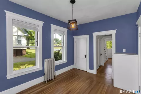Entry Way - 320 Mapleton Ave, Suffield, CT 06078 photo 3 of 5