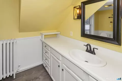 Bath - 320 Mapleton Ave, Suffield, CT 06078 photo 3 of 3