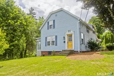 Exterior - 320 Mapleton Ave, Suffield, CT 06078 photo 5 of 9