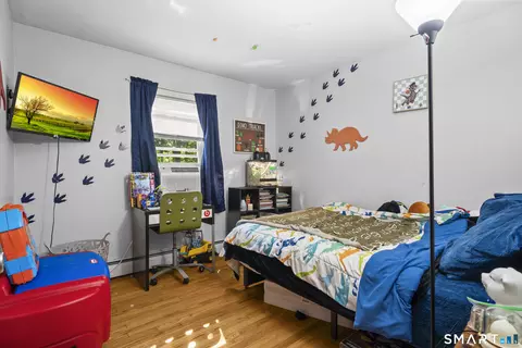 Bedroom - 49 Ironworks Rd, Clinton, CT 06413 photo 3 of 8