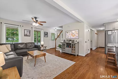 Entry Way - 125 Hartford Pike, Killingly, CT 06241 photo 1 of 2