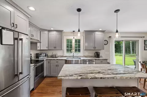 Kitchen - 125 Hartford Pike, Killingly, CT 06241 photo 3 of 6