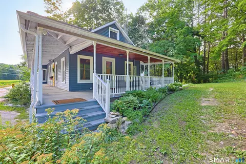 29 Middle Tpke, Mansfield, CT 06251
