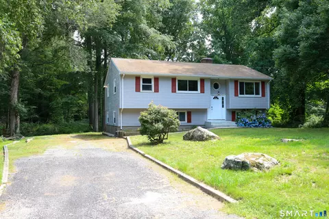 13 Victoria Ln, Old Lyme, CT 06371