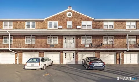 201 Regan Rd #21D, Vernon, CT 06066
