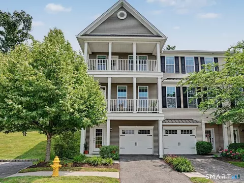 64 Warrington Round #64, Danbury, CT 06810