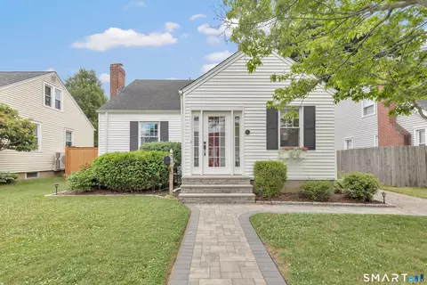 61 Newton St, Stratford, CT 06614