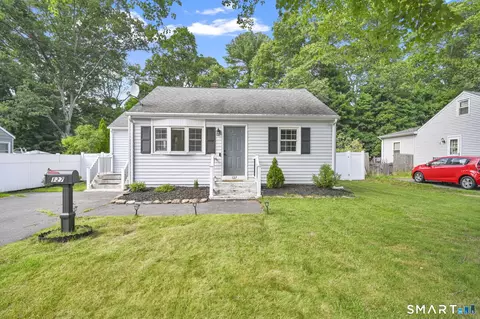 127 Deepwood Dr, Manchester, CT 06040