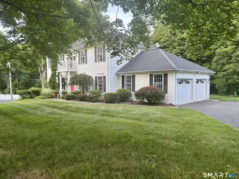 10 Curtis Rd, Middlebury, CT 06762