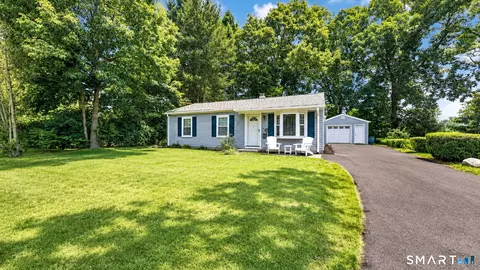 3 Fairview St, Ansonia, CT 06401