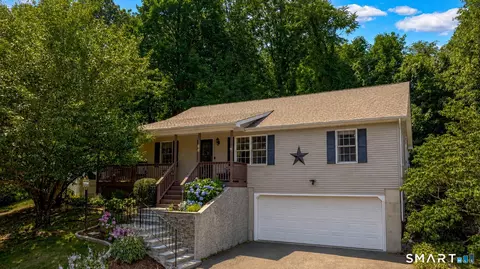 35 Linda Ct, Meriden, CT 06450