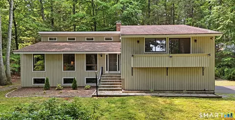21 Hemlock Ln, Avon, CT 06001