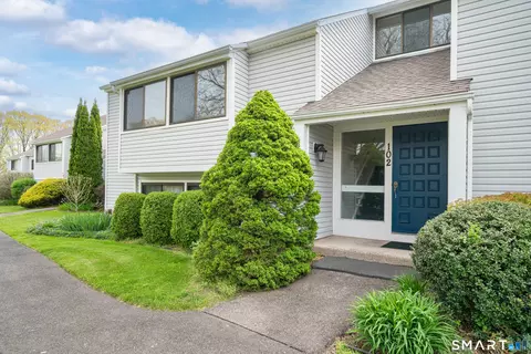102 Brookwood Dr, Rocky Hill, CT 06067