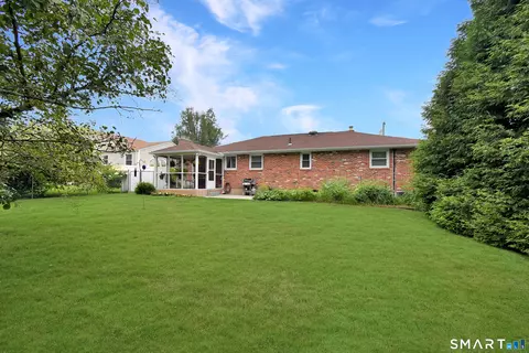 Exterior - 65 Crystal St, Wethersfield, CT 06109 photo 5 of 7