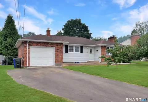 Exterior - 65 Crystal St, Wethersfield, CT 06109 photo 2 of 7