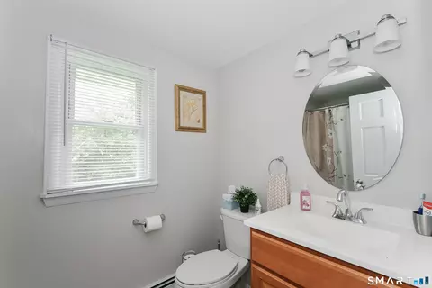 Bath - 65 Crystal St, Wethersfield, CT 06109 photo 1 of 1