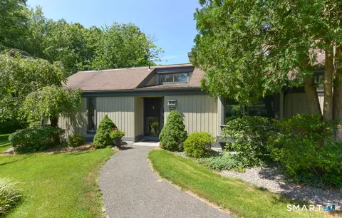 895 Heritage Vlg #A, Southbury, CT 06488