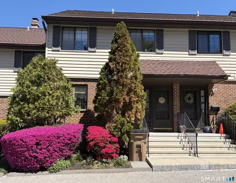 202 Soundview Ave #10, Stamford, CT 06902